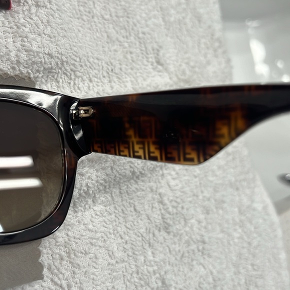 Authentic Fendi Logo Print Sunglasses - Picture 7 of 9
